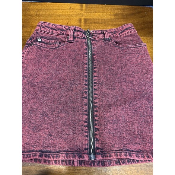 Hot Topic Red Wash Zip  Skirt  Size XS - Picture 6 of 8